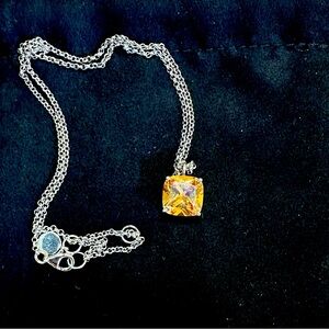 Elle citrine pendant